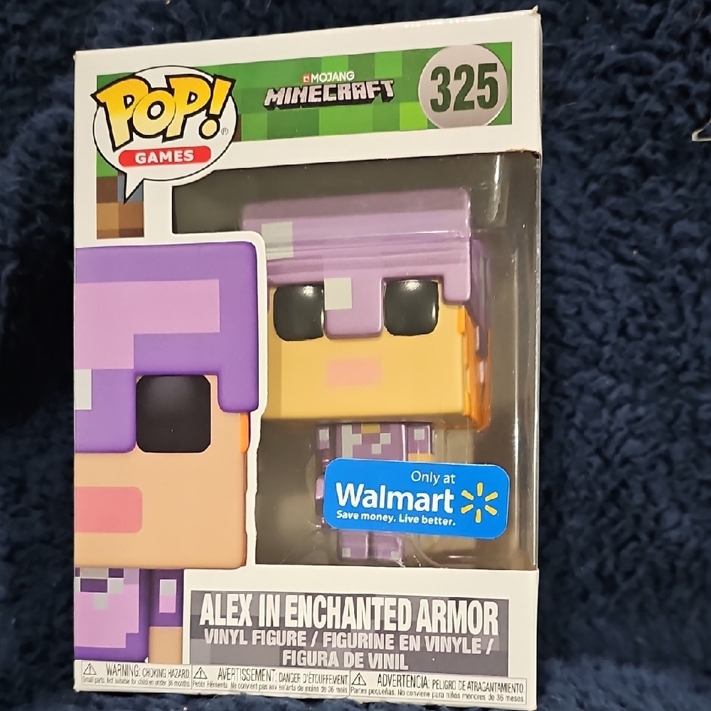 Minecraft Alex in Enchanted Armor Vinyl Figure